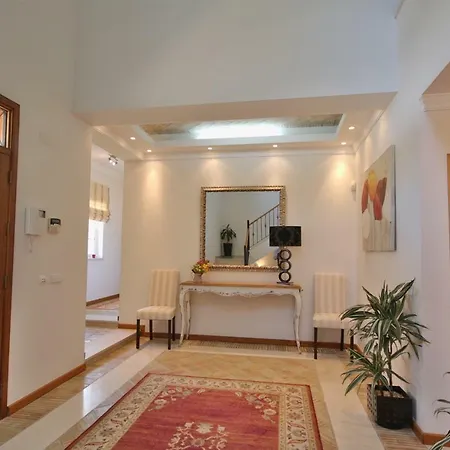 فيلة Beautiful 4 Rooms, Heated Pool, In *