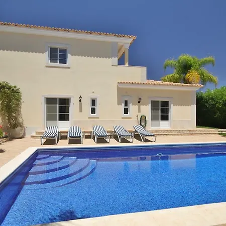 Beautiful 4 Rooms, Heated Pool, In فيلة فالي دو لوبو