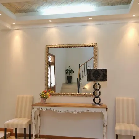 Beautiful 4 Rooms, Heated Pool, In *