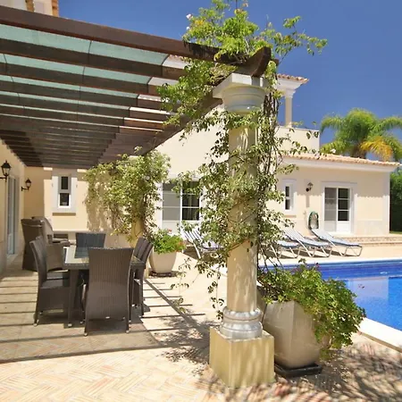 Beautiful 4 Rooms, Heated Pool, In * فالي دو لوبو