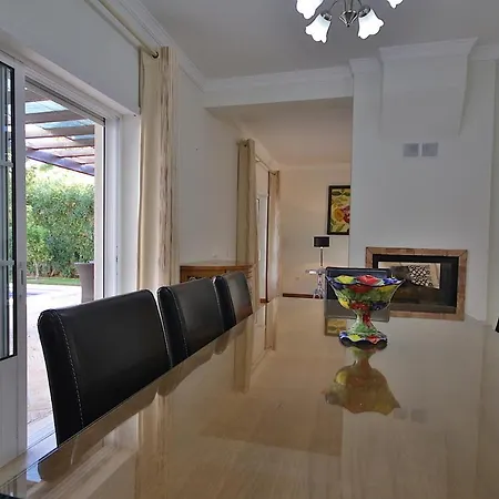 Beautiful 4 Rooms, Heated Pool, In فالي دو لوبو